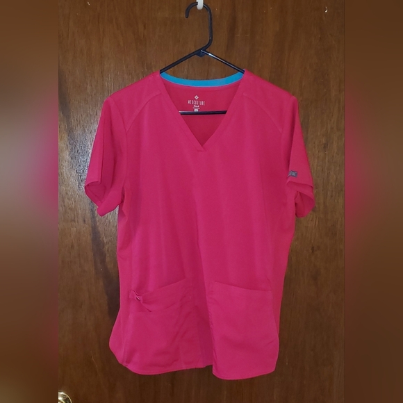 Med Couture Touch Pink Scrub Top Sz Large - Picture 1 of 3